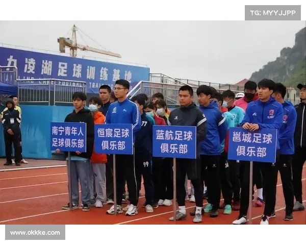 季军之争激烈上演 谁将从激战中脱颖而出摘得荣誉桂冠 季军之争激烈上演 谁将从激战中脱颖而出摘得荣誉桂冠